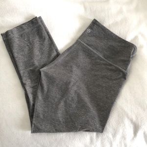Grey lululemon crop leggings
